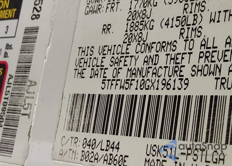 2016 Toyota Tundra Limited 5.7L V8 z USA, uszkodzony, nr VIN 5TFFW5F10GX196139